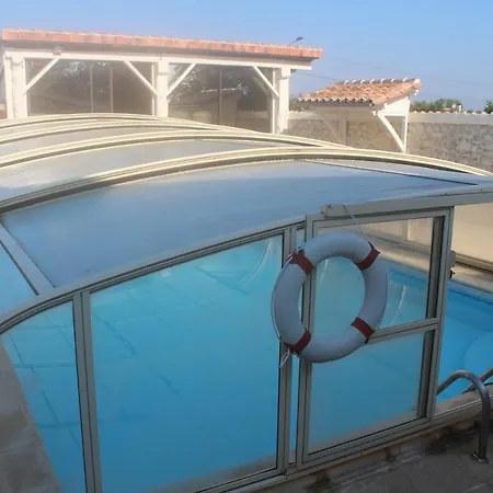 Villa Charentaise Avec Piscine Privee Chazelles (Charente)
