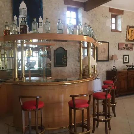Charentaise Avec Piscine Privee * Chazelles (Charente)