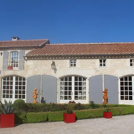 Villa Charentaise Avec Piscine Privee Chazelles (Charente)