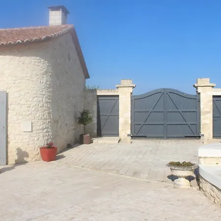 Charentaise Avec Piscine Privee Villa Chazelles (Charente)